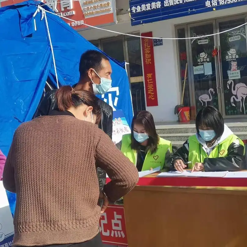 张建明深入抗疫一线调研指导 看望参与社区疫情防控志愿服务的检察干警