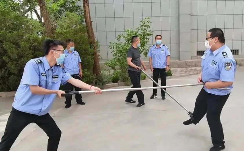 【工作动态】金昌市检察院开展安保人员专项培训