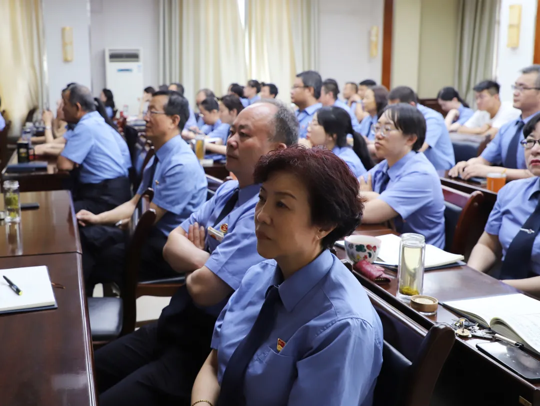 金昌市检察院组织干警集中收看庆祝中国共产党成立100周年大会盛况 重温入党誓词 坚定初心使命