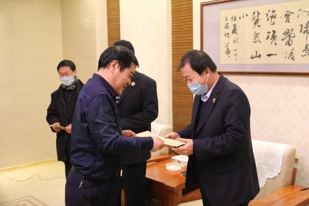 检察送温暖 腊八暖人心——金昌市检察院副检察长陶积联一行走访慰问金川区检察院干警职工