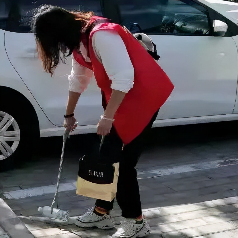 金昌市检察院两名干警被授予“最美志愿者”称号